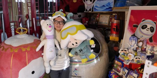 乐鱼leyu直播团队-冬奥会米兰站传递圣火第一棒，是北京双奥志愿者