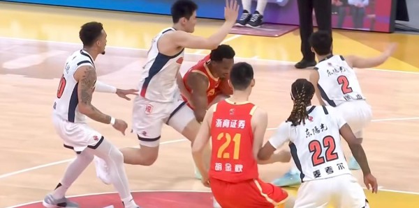 乐鱼leyu-CBA排名又乱了！北京男篮前四危险，广东双杀卫冕冠军，暂回第三