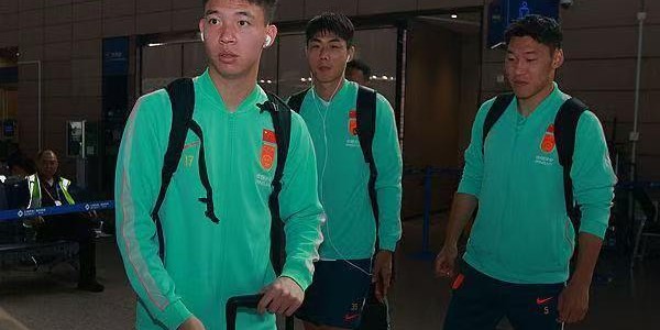 国足抵达新加坡，当晚就开练